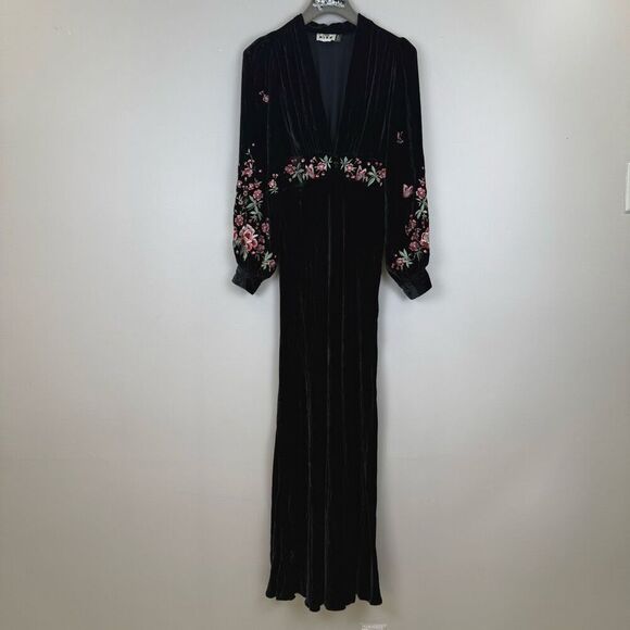 RIXO Emory Embroidered Velvet Gown ♥️ - Picture 7 of 13